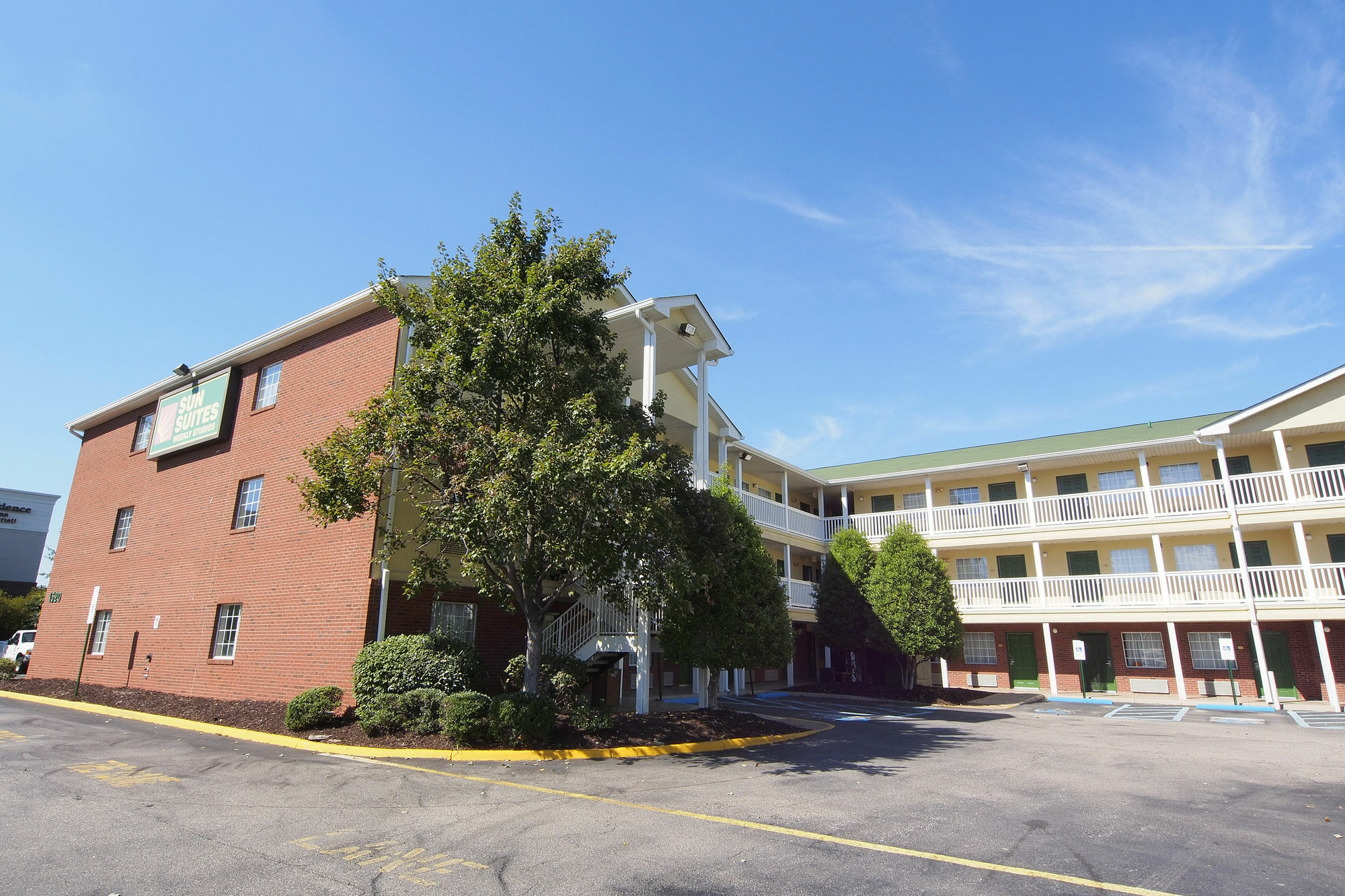 Sun Suites Of Chesapeake Exterior photo