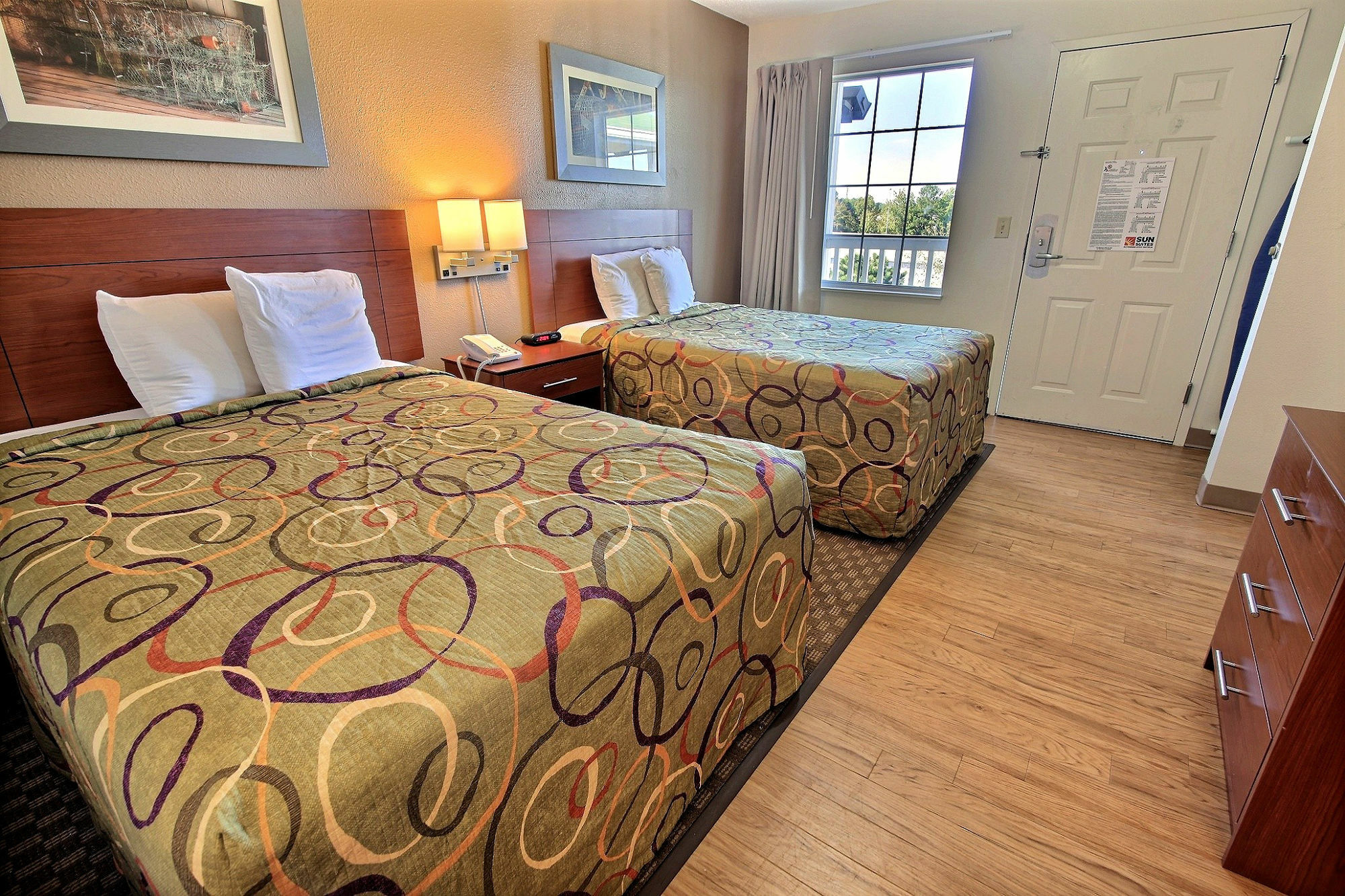Sun Suites Of Chesapeake Exterior photo